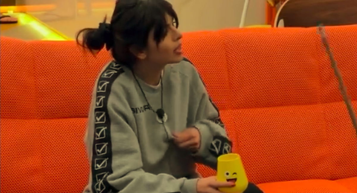 Urla nel confessionale del GF Vip, Dana in mental breakdown: “Sto male, voglio andare via”, Wilma la aggredisce dopo la notte con Daniele – VIDEO article-post