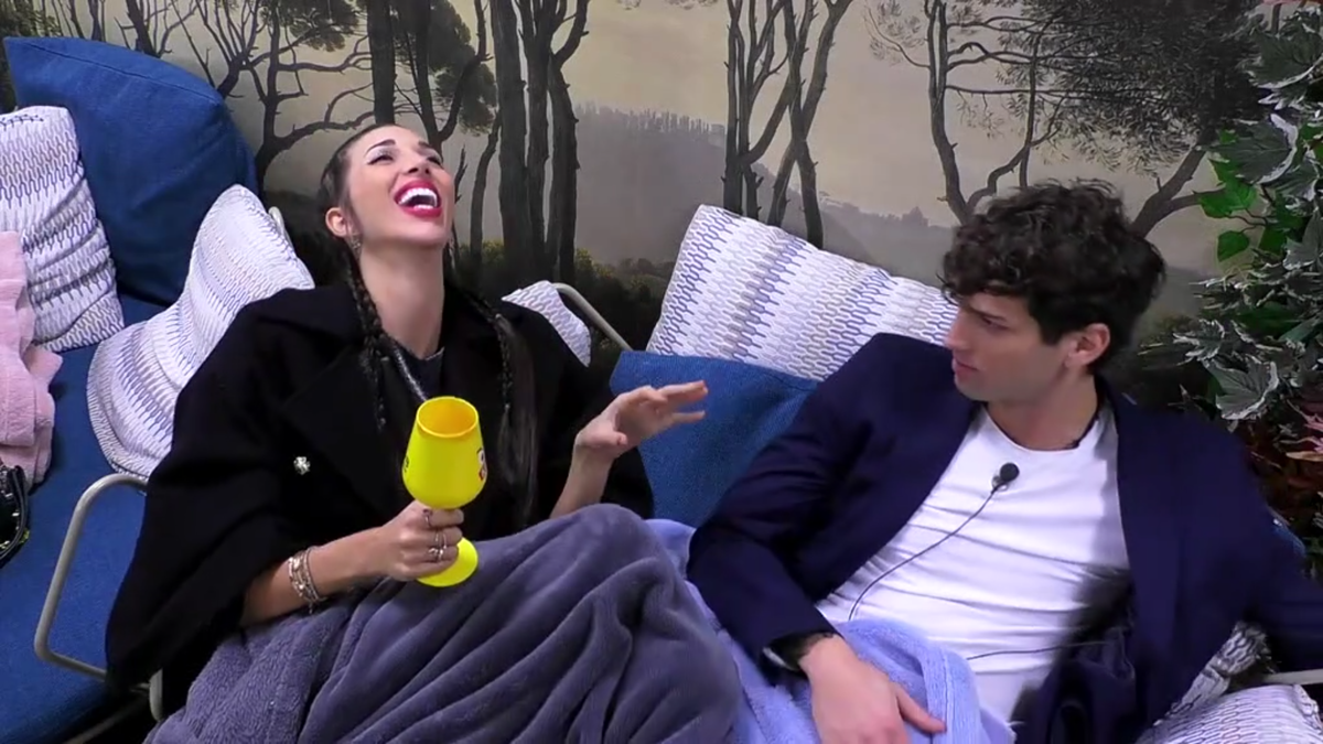 Giaele ‘sfruculia’ Andrea e prepara la croccante dinamica della settimana: “Se ti devi dichiarare fallo adesso!” article-post