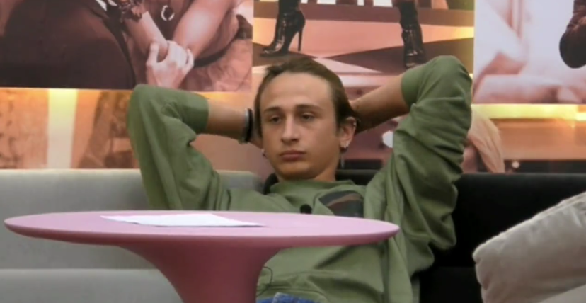 “Vi piace il trash e l’ignoranza”, il migliore amico di George Ciupilan lancia frecciatine al GF Vip – VIDEO preview