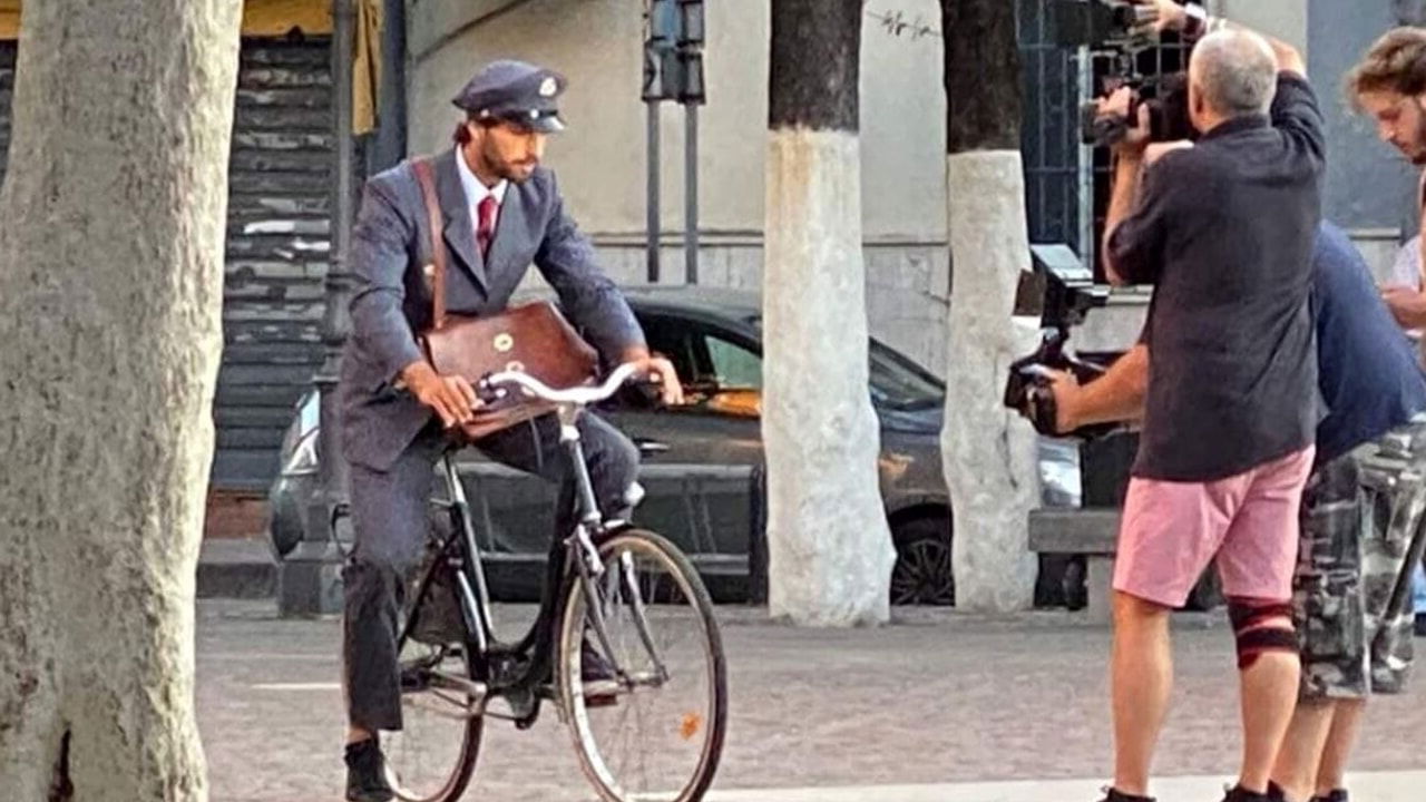 Le foto di Giovanni Vescovo, il nuovo postino di C'è posta per te 2023