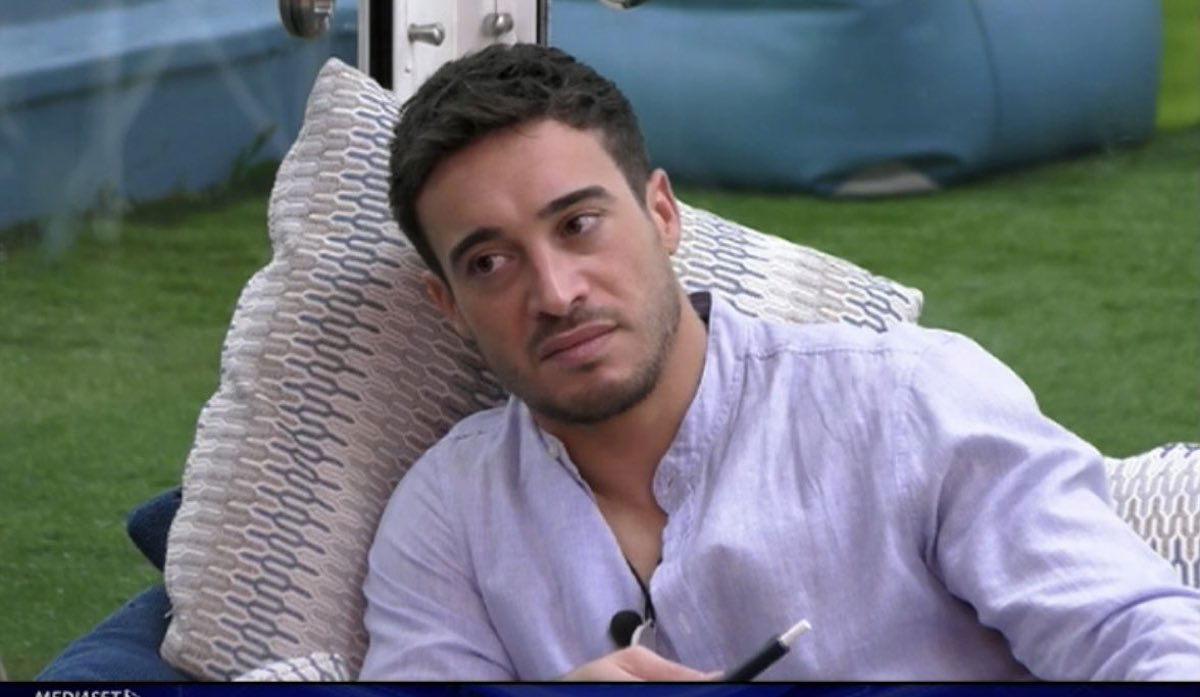 La previsione di Antonino, c’entra Belen e la figlia: “Ecco cosa sarebbe successo” article-post