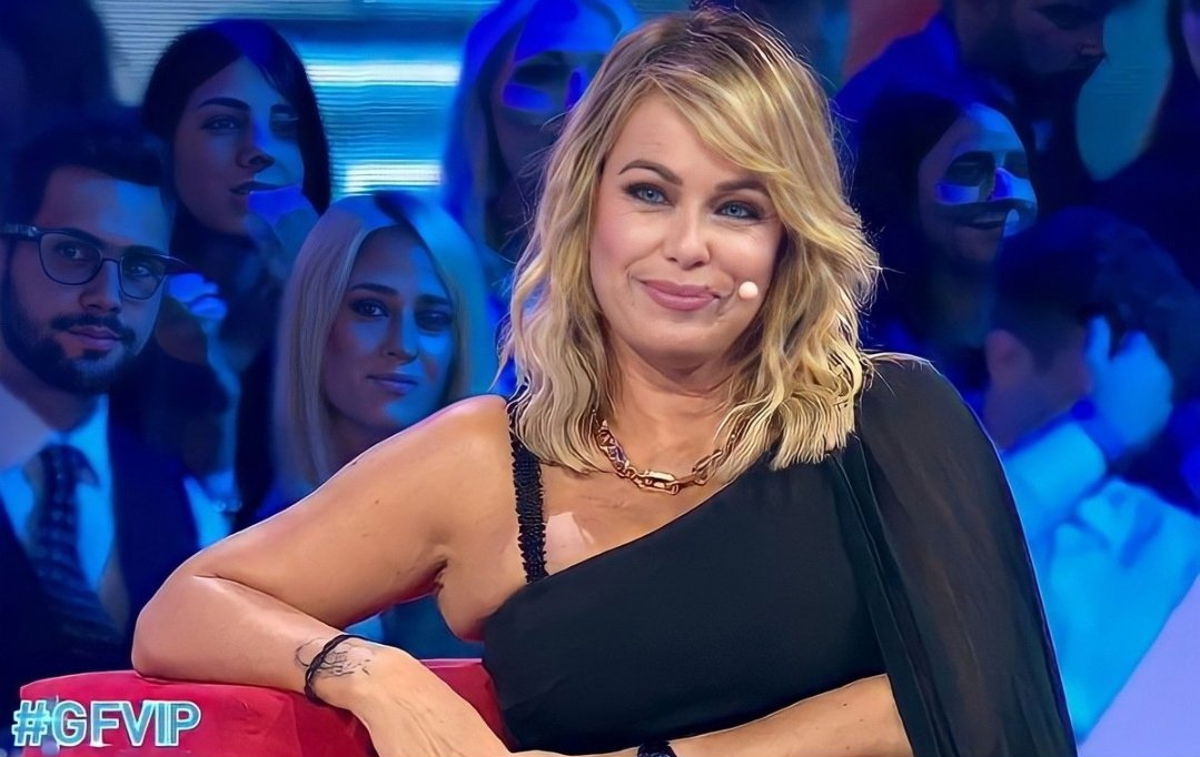 Sonia Bruganelli si schiera contro gli Spartani: gesto nel Van sotto accusa, ma non sono gli unici article-post