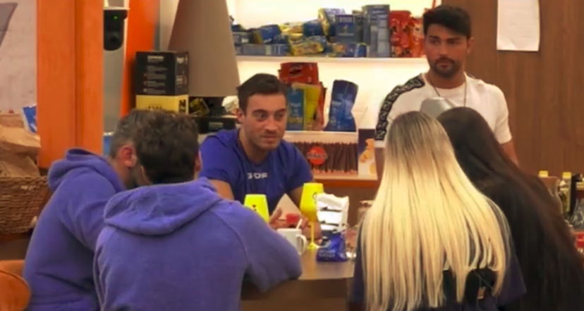 “Sono 4 mesi che dici questa cosa… discorsi da pelle d’oca!”, Giaele rimprovera Antonino: stanca delle sue lamentele al GF Vip – VIDEO preview