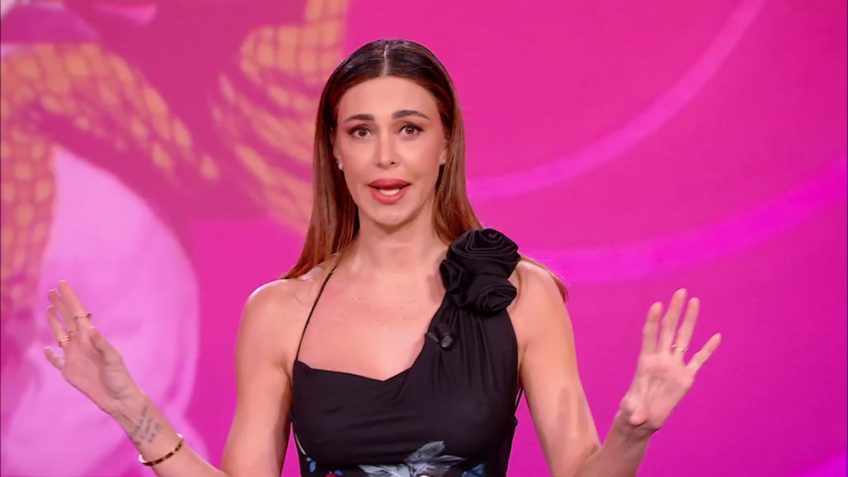 Belen Rodriguez e l’omaggio a Teo Mammucari dopo l’addio a Le Iene, la reazione del conduttore article-post