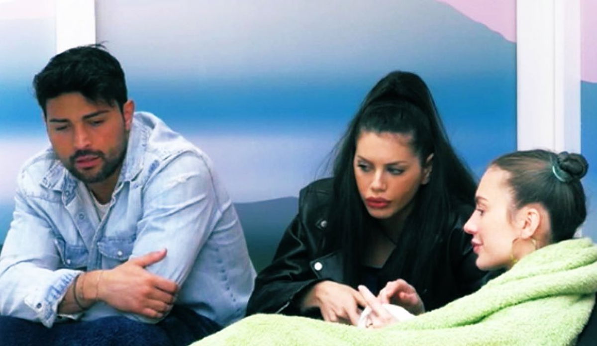 Davide Donadei, critiche e giudizi su Dayane Mello: intervengono Antonella e Nikita article-post
