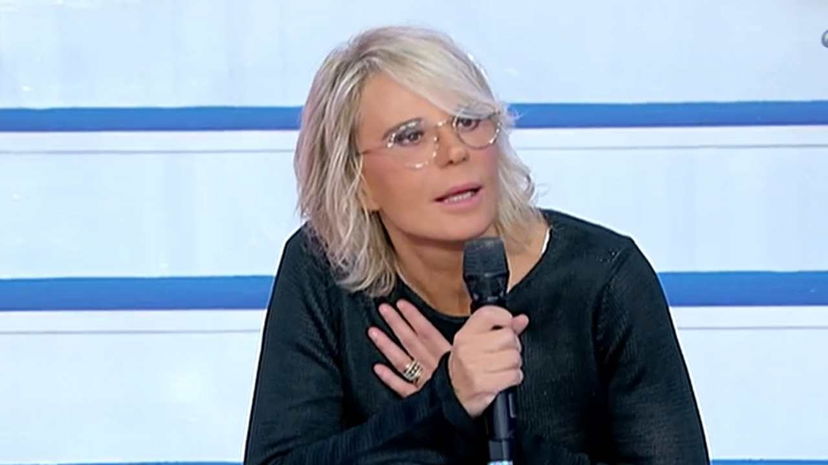Uomini e Donne e Amici non vanno in onda: ecco per quanto tempo si fermerà Maria De Filippi dopo l’addio a Costanzo preview