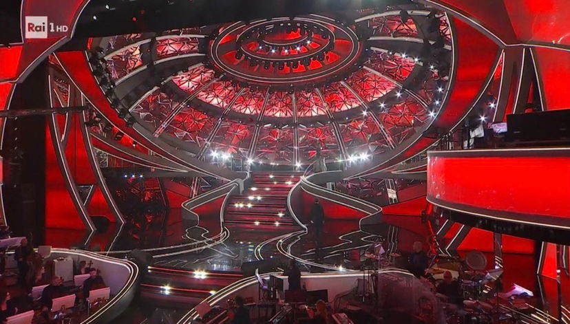 Sanremo 2023-gate, “volano bicchieri dietro le quinte”: lite tra due cantanti? Ecco la verità preview
