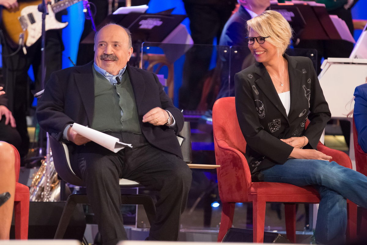 La reazione di Maria De Filippi dopo la morte di Maurizio Costanzo: “E’ scioccata, non se l’aspettava” article-post