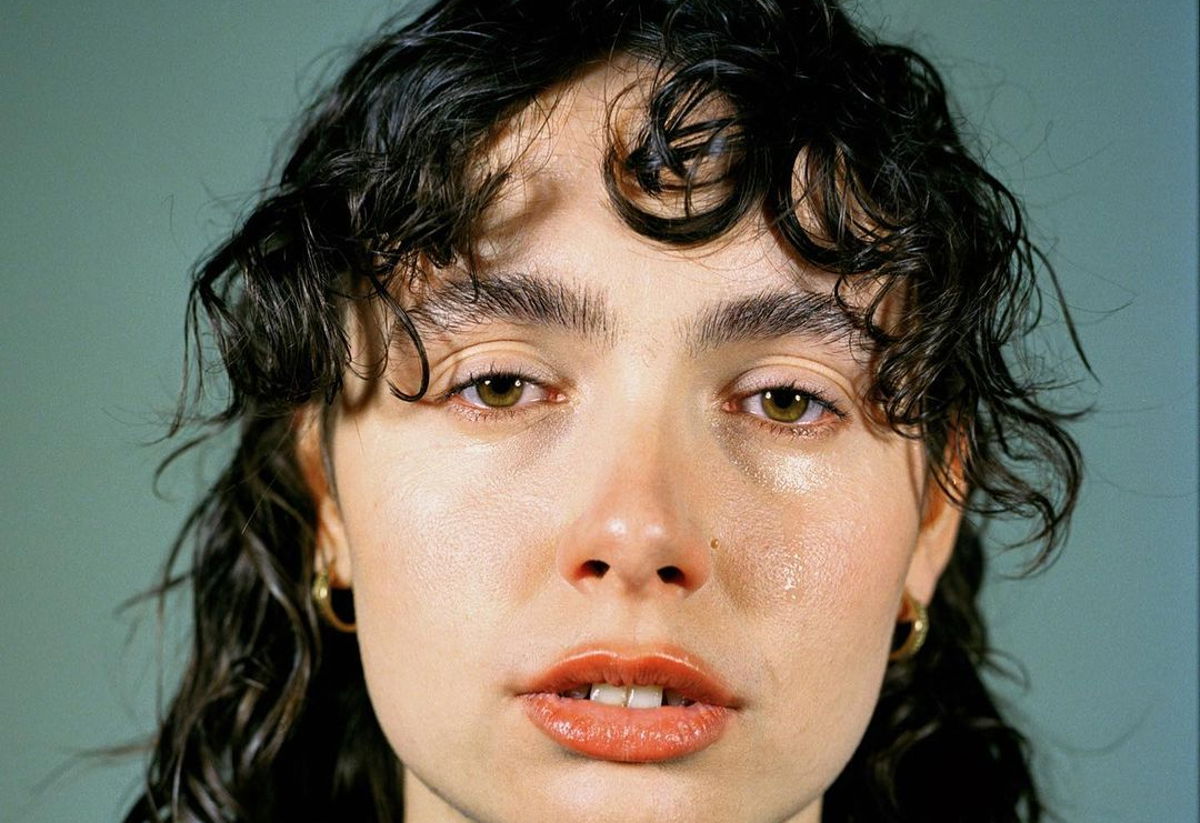 Vero nome Madame e perché si chiama così: significato canzone Sanremo 2023 e polemiche, dal vaccino alla foto seminuda article-post