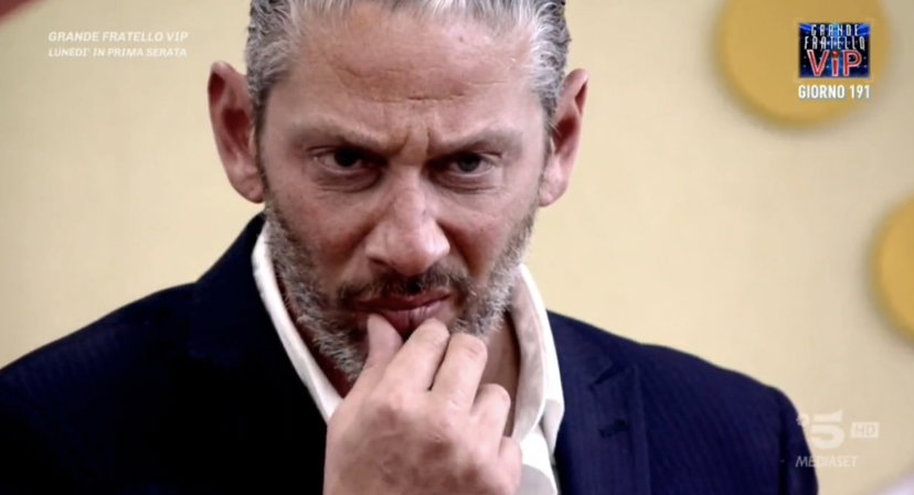 Il web chiede la squalifica di Tavassi dal Grande Fratello Vip: spuntano i video integrali del litigio con Micol preview