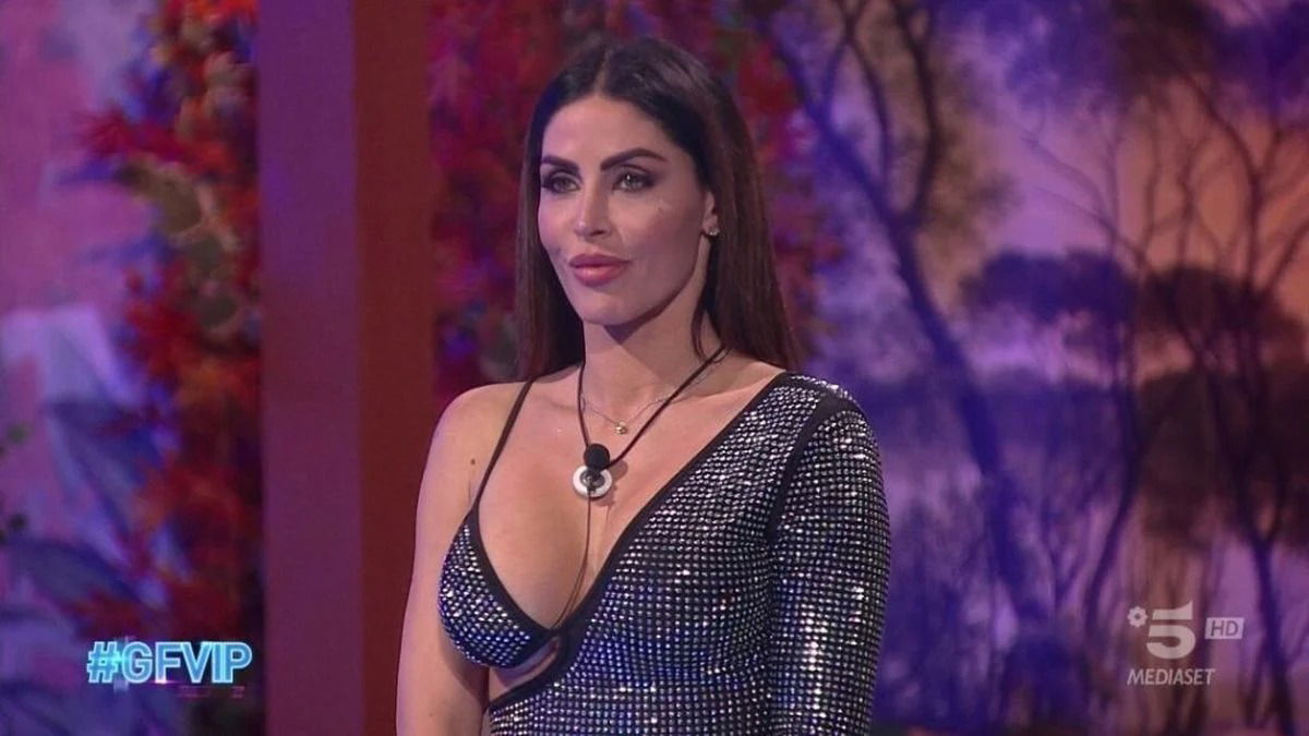 “Follia, uno scandalo”: Guendalina e la dura reazione alla decisione del GF Vip su Tavassi e Donnamaria, interviene la madre article-post