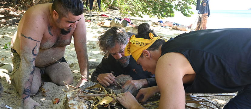 Isola dei Famosi, primo provvedimento contro i naufraghi: arriva la punizione di fuoco – VIDEO preview