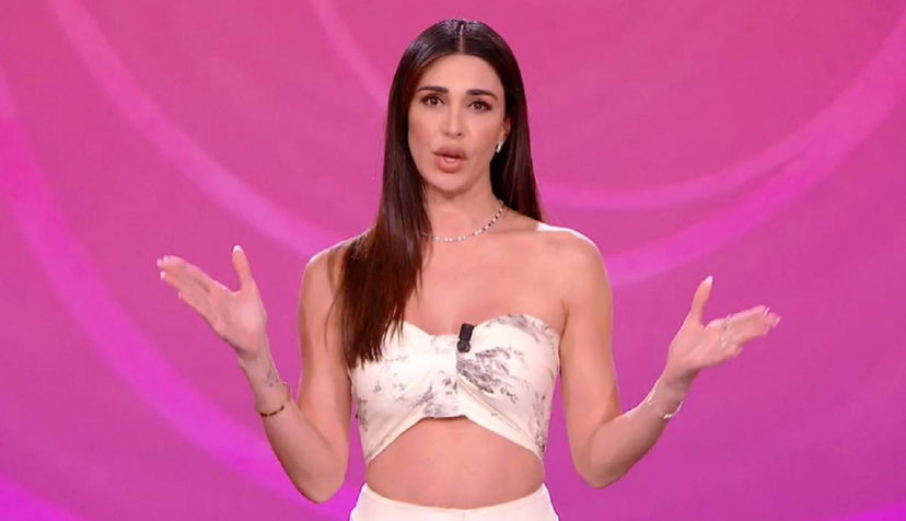 Belen Rodriguez lancia frecciatine: crisi, divorzio con De Martino e gravidanza, la risposta perfetta agli ultimi gossip preview