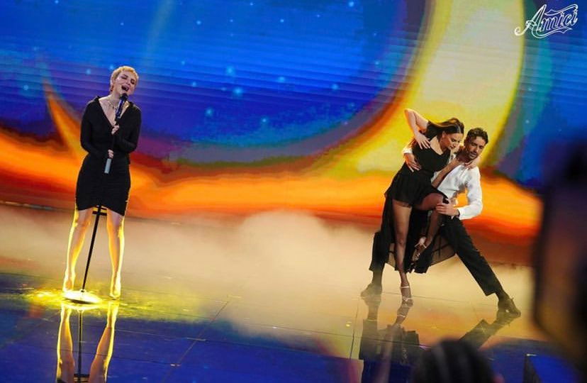 Perché Francesca Tocca, moglie di Raimondo Todaro, non ballava più? Le parole di Maria De Filippi ad Amici 22, cosa c’è dietro preview