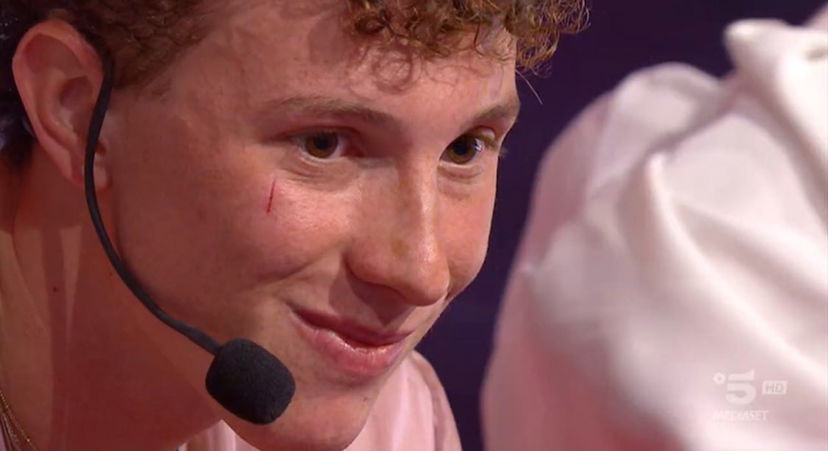 Chi è la mamma di Wax di Amici 22? Affermata artista, giallo sul nome preview