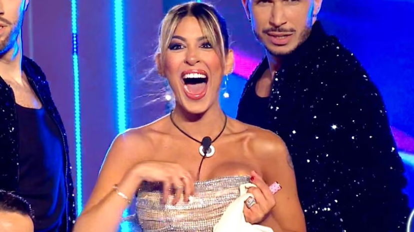 Oriana Marzoli cambia look dopo il Grande Fratello Vip e fa impazzire i fan con la nuova acconciatura – VIDEO preview