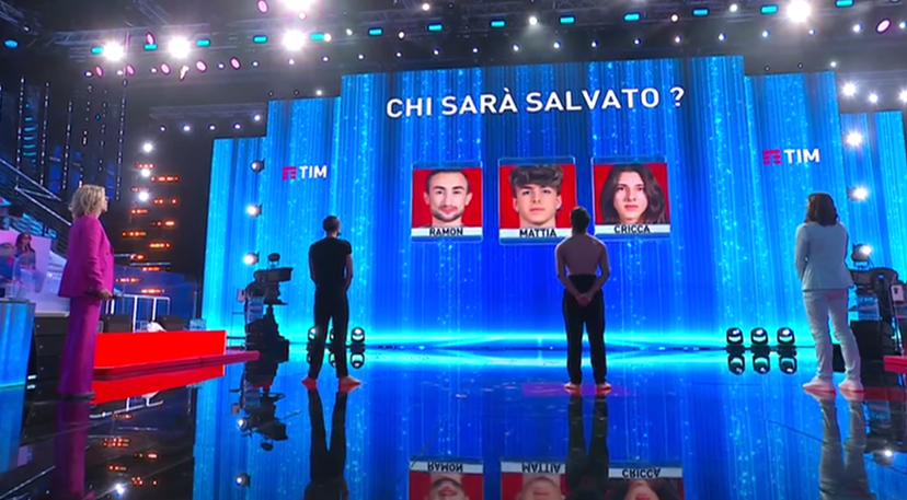 Colpo di scena ad Amici 22, esibizioni tagliate: cosa c’è dietro? Chi ne ha fatto le spese preview