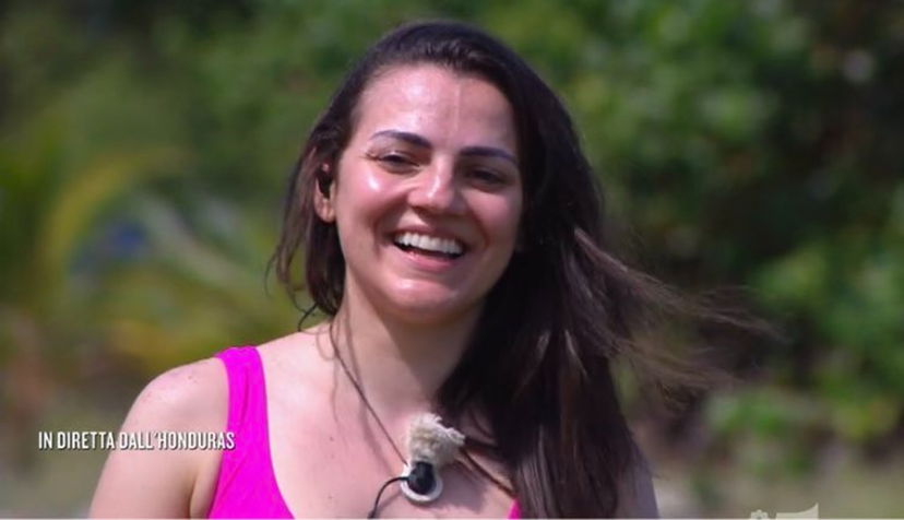 Cristina Scuccia all’Isola dei Famosi, una suora non approva e contesta la passata partecipazione a The Voice preview