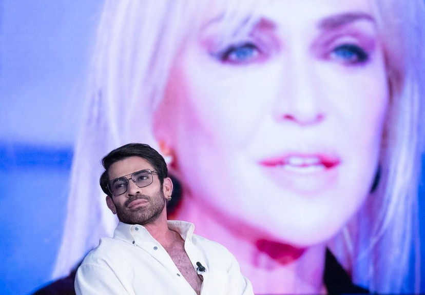 Gianni Sperti è gay? “Forse sì, forse no”, la risposta alle insinuazioni di Paola Barale sull’orientamento sessuale del suo ex marito – VIDEO preview