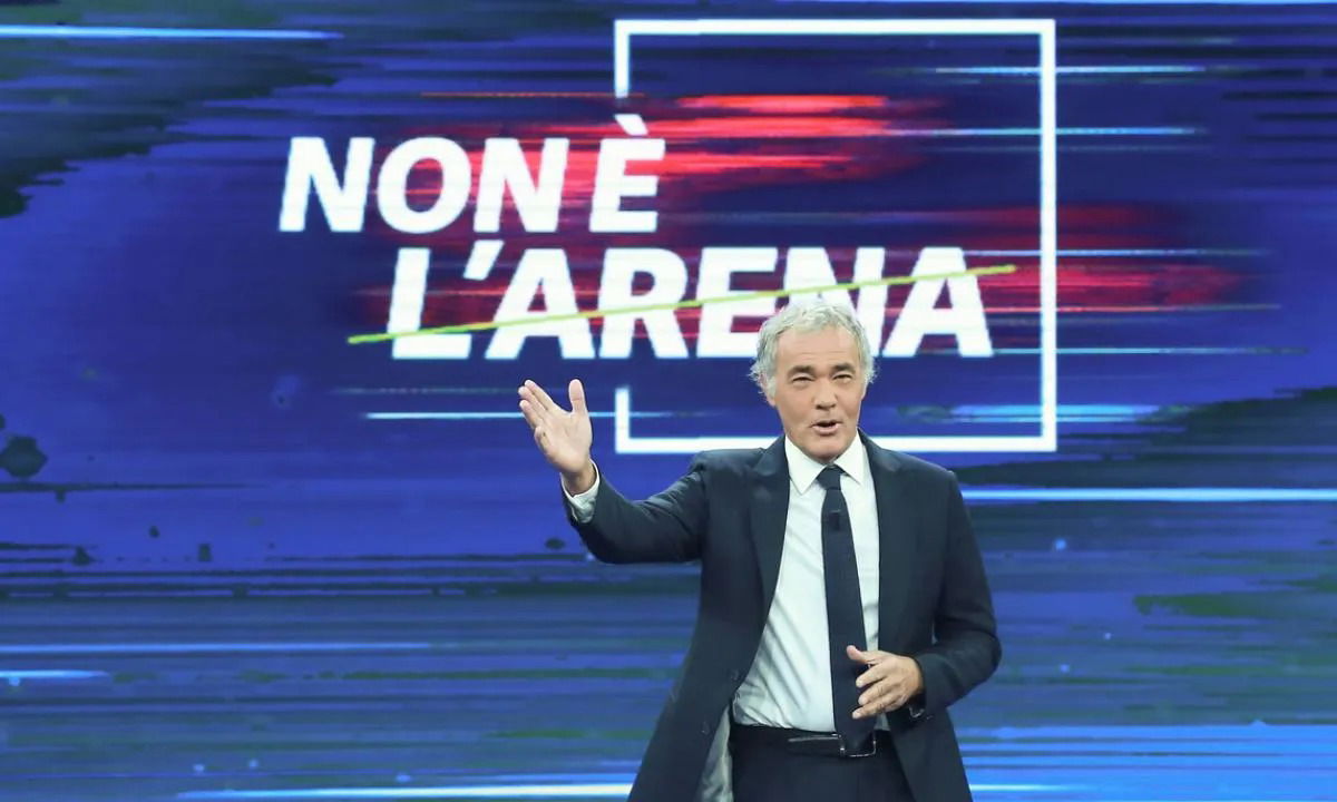 La7 chiude Non è l’Arena (senza preavviso), la reazione di Giletti: “Le forze dell’ordine a casa sua” article-post