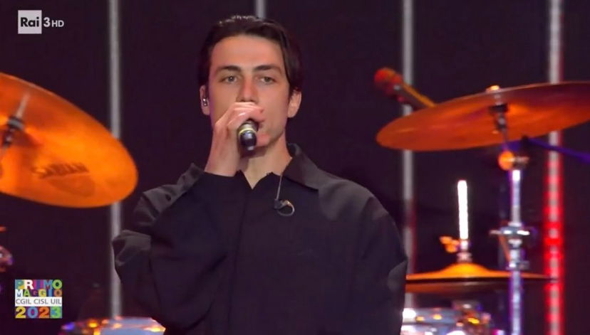 Matteo Paolillo di Mare Fuori, selfie negato al Concertone all’atleta paralimpica Sara Vargetto? L’attore replica preview