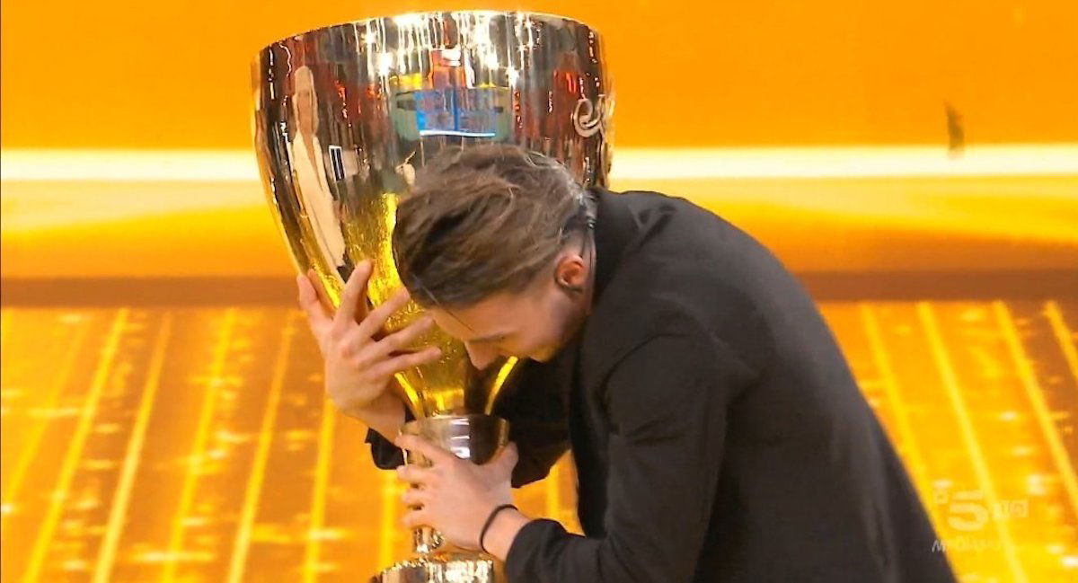 Mattia Zenzola vince Amici 22: Angelina (incredibilmente) in seconda posizione – VIDEO article-post