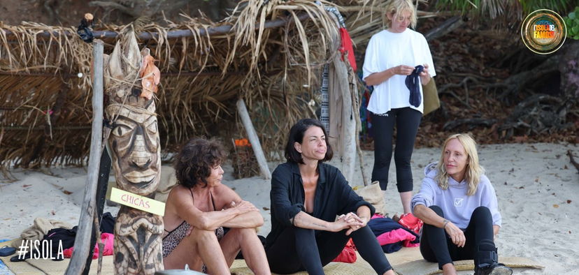 Isola dei Famosi, due naufraghi hanno lasciato il programma: ecco chi sono e per quale motivo sono andati via preview