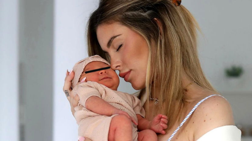 Celine Blue, chi è la figlia di Sophie Codegoni e Alessandro Basciano nata prima della crisi di coppia preview