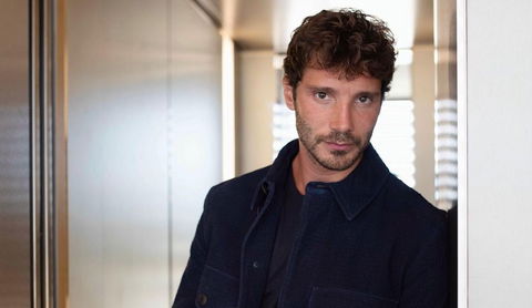 Due notti a casa dell’ex, “lei soffre”: il nuovo gossip su De Martino preview