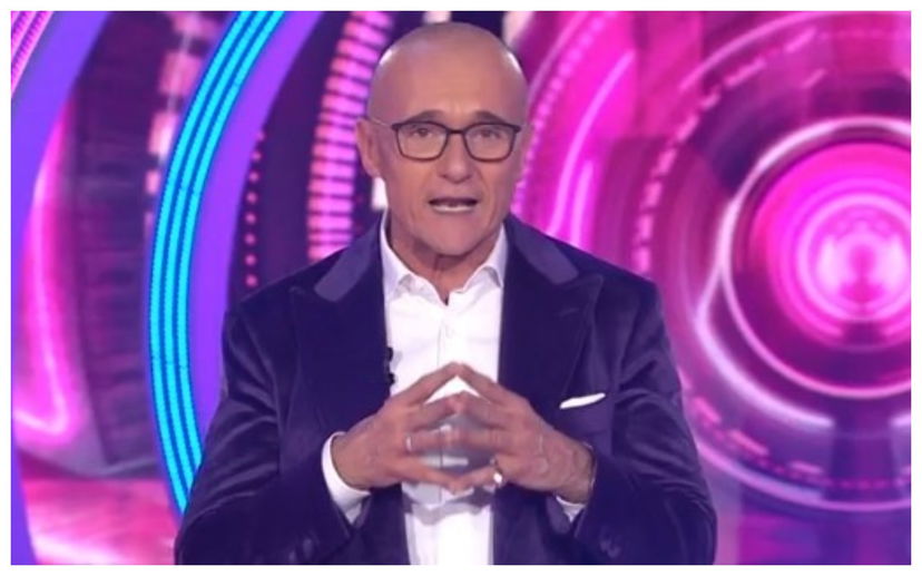 Grande Fratello Vip, Signorini si prepara per la prossima edizione e festeggia una sua “creatura”: ecco di chi si tratta preview