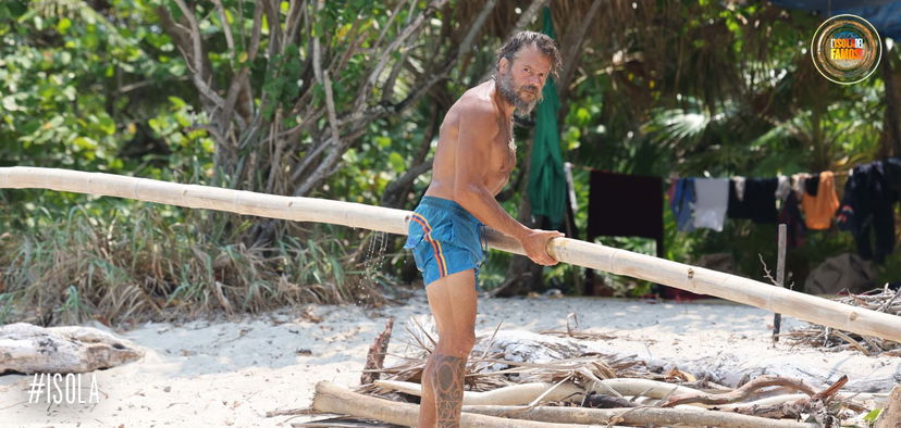 “Urlava con gli occhi di fuoco”, Andrea reagisce male al commento di Helena preview