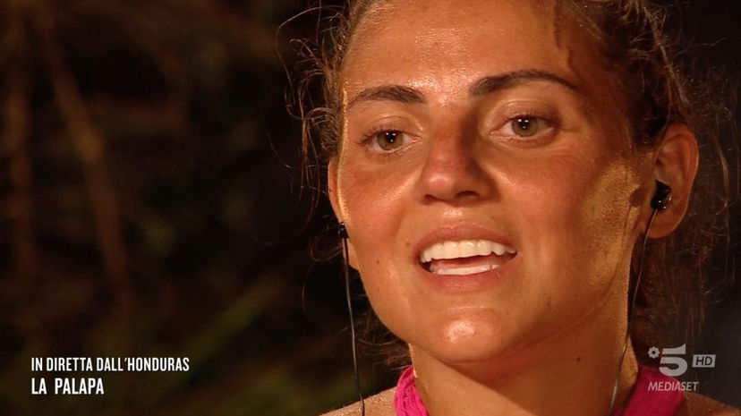 “Cristina Scuccia la più falsa”: ex naufraga vuota il sacco e svela cosa le ha detto Vladimir Luxuria dopo l’Isola preview