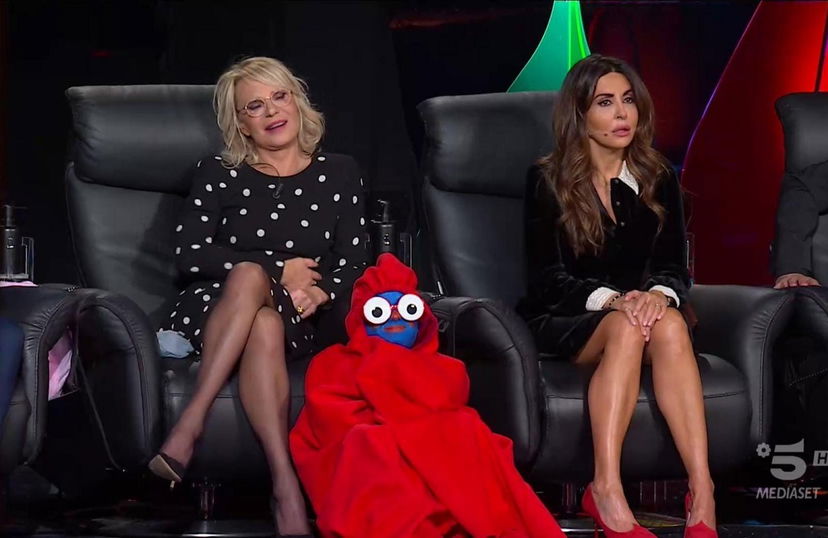 Tu si que vales, primi spoiler: una fidanzata per Giovannino? Lite tra Sabrina Ferilli e una concorrente sul kamasutra preview