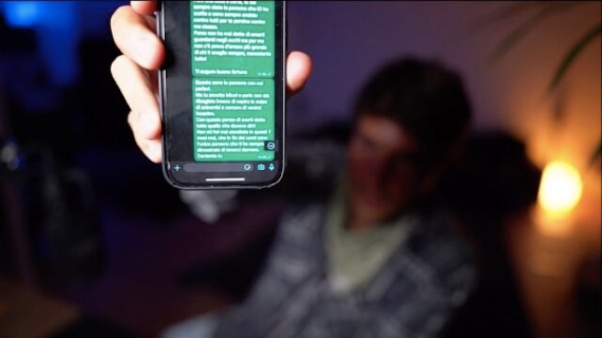 Daniele mostra i messaggi inviati a Oriana