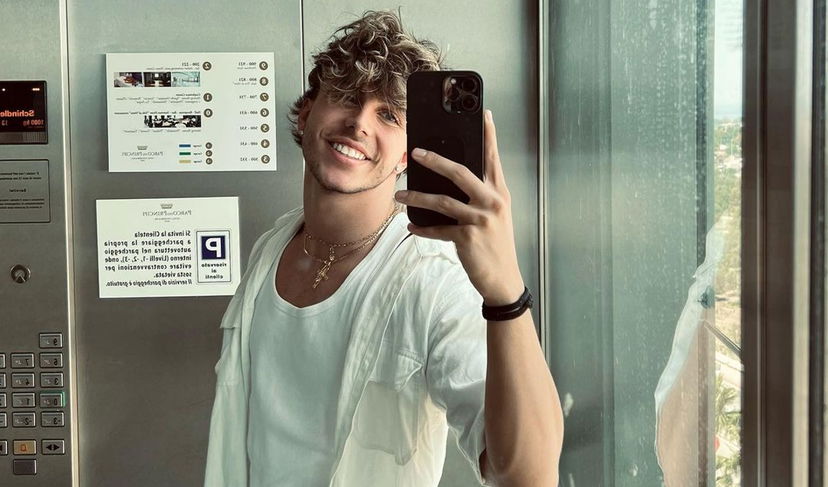 Mattia Zenzola è fidanzato? La domanda lo manda nel caos, ecco la reazione del ballerino – VIDEO preview