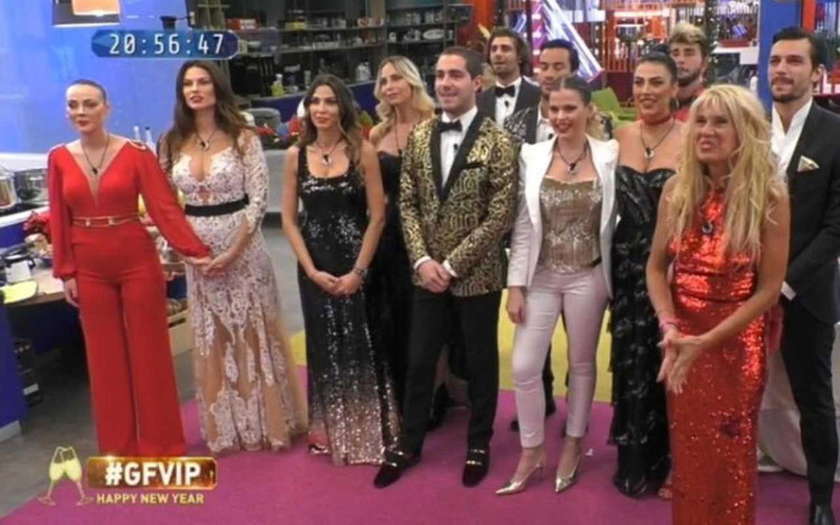 Ex concorrente del GF Vip col marito pizzicati dal Tg1 (che non li riconosce): il video diventa virale article-post