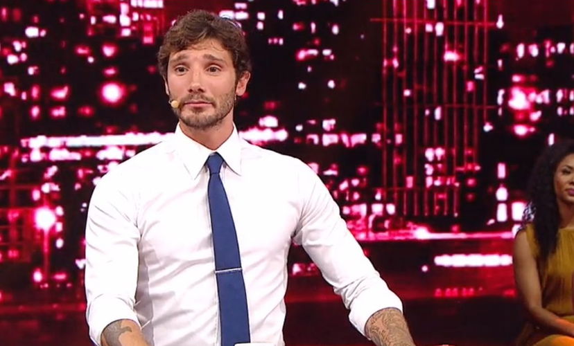 Stefano De Martino apre “Belve”: è lui il primo ospite di Francesca Fagnani: occhio alle domande su Belen! preview