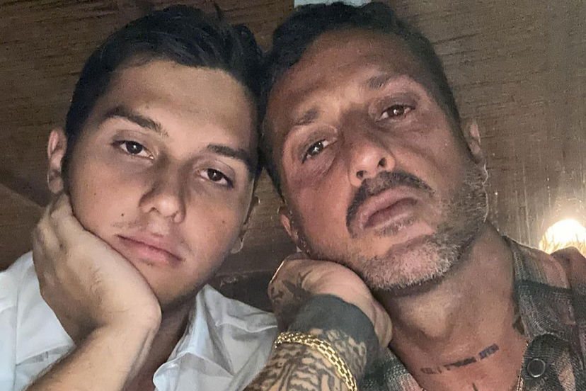 Fabrizio Corona, anche due ex Vipponi alla festa di compleanno del figlio Carlos: la dedica speciale preview