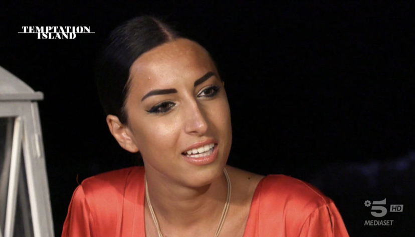 Francesca Sorrentino nuova tronista di Uomini e Donne? Spunta una foto nei camerini (ma la verità potrebbe essere un’altra) preview