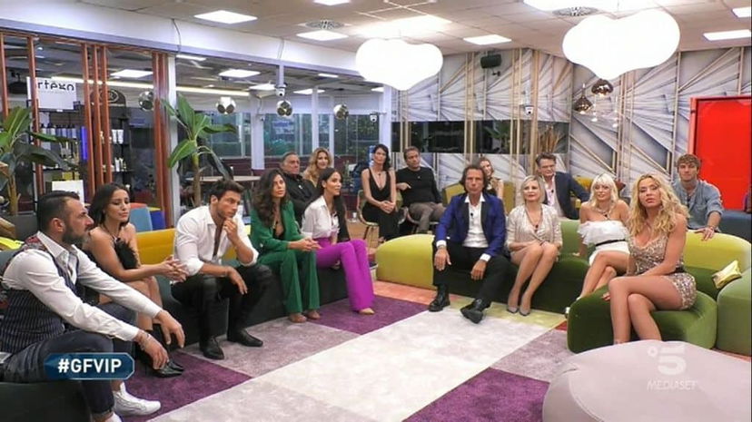 Ex del GF Vip pentita: “Non l’ho vissuta bene, non lo rifarei al contrario di Uomini e Donne”, cosa pensa di Maria De Filippi preview