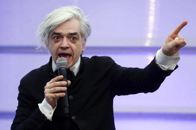 Morgan offende il pubblico e interrompe il concerto: “Fr*cio di merd*!” – VIDEO preview