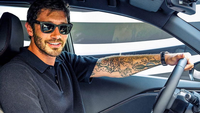 Stefano De Martino ha una nuova fiamma: lei è l’ex di due personaggi famosi, ecco di chi si tratta preview