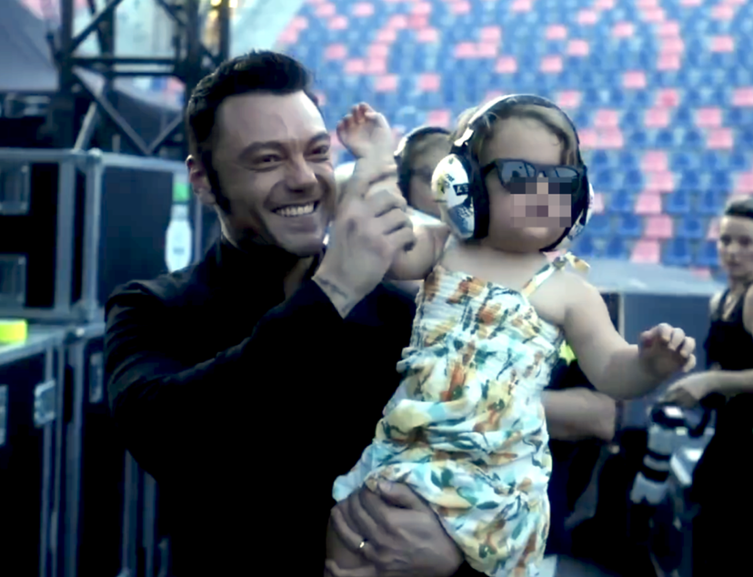 Margherita e Andres, chi sono i figli di Tiziano Ferro e Victor Allen: l’annuncio del divorzio preview