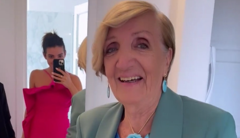 Chi è Gigliola Forti, nonna di Rebecca Staffelli: è lei a scegliere i suoi look per il Grande Fratello – VIDEO preview