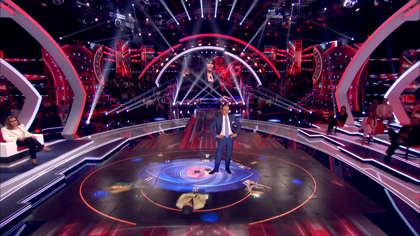 “Ne avevamo bisogno!”, Signorini commenta il nuovo Grande Fratello e lancia una frecciatina alle precedenti edizioni preview