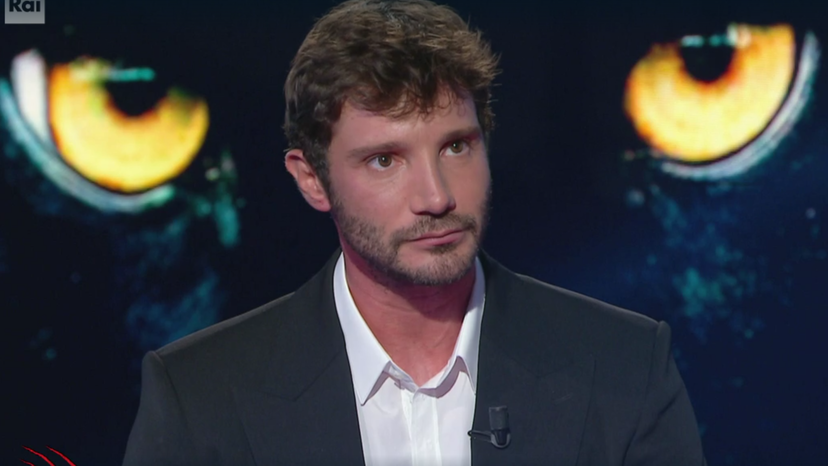 Stefano De Martino rifatto? I presunti ritocchi, come risponde l’ex ballerino a ‘Jonathan l’esperto di stile’ preview