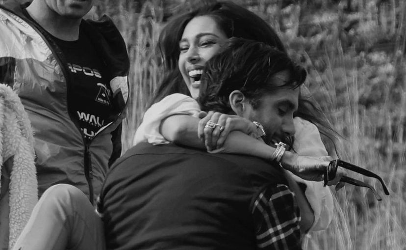 Belen Rodriguez e la figlia in vacanza con Elio Lorenzoni: scoppia la nuova polemica preview