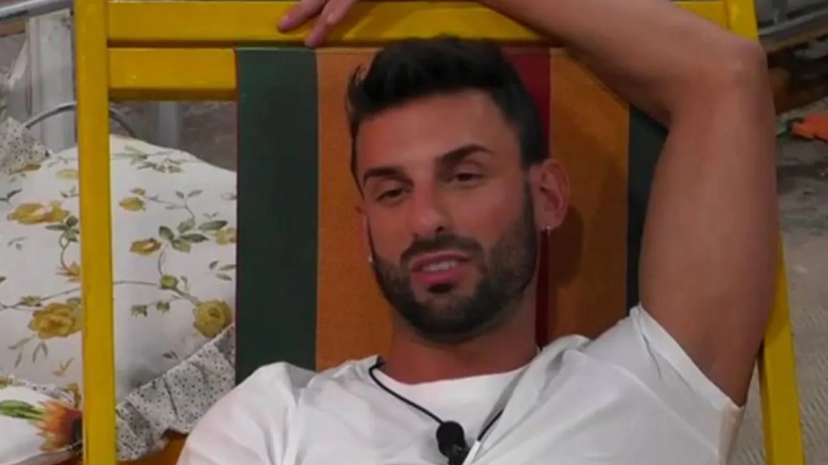 Claudio Roma è stato arrestato: “Ero uno spacciatore”, ma al GF si arrabbia con Signorini preview