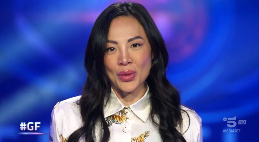 Rosy Chin, chi è la concorrente NIP del Grande Fratello: chef e imprenditrice di successo preview