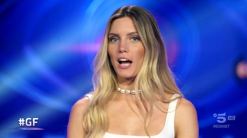 Anita Olivieri è una concorrente NIP del Grande Fratello che vuole sfatare il mito della bionda “svampita” preview